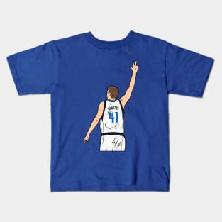 Dirk Nowitzki 3 Point Celebration Kids T-Shirt
